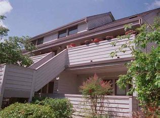 404 Suntree Ln, Pleasant Hill, CA 94523