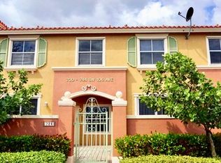 728 SW 106th Ave, Pembroke Pines, FL 33025