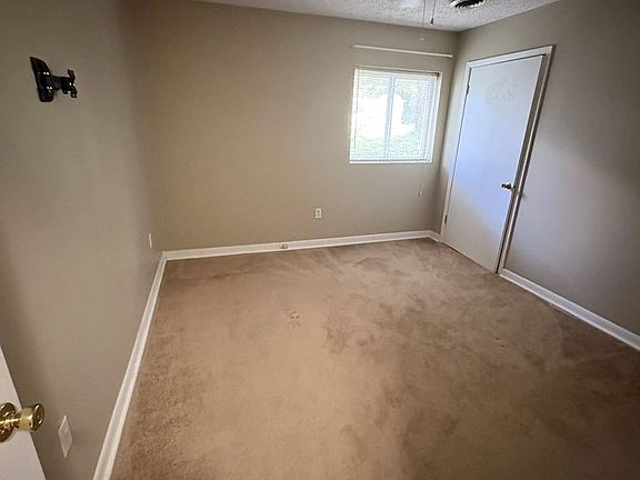 5th image of 213 Laurel Ave #3
