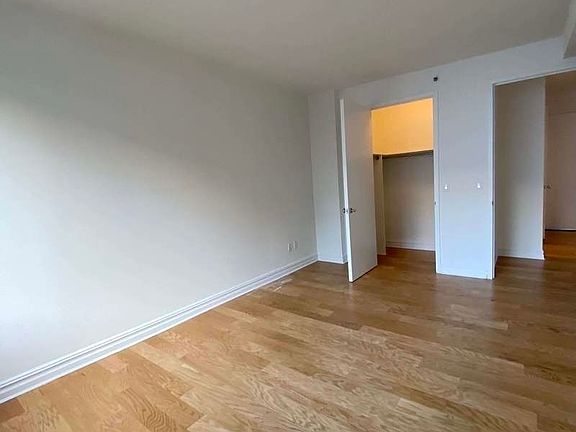 4th image of 401 E 60th St APT 5I