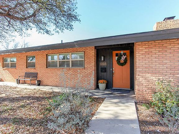 3rd image of 1707 Yale Ave