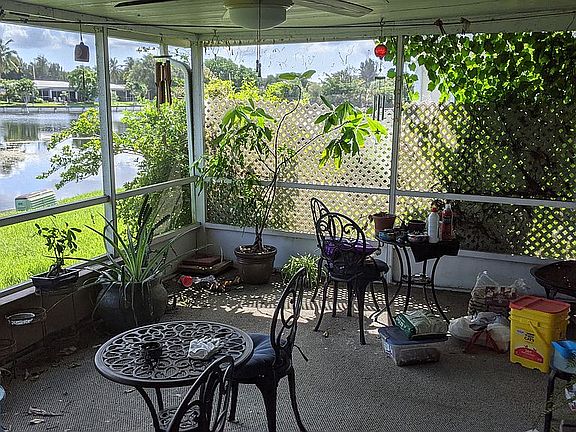 4th image of 6717 NW 58th Ct