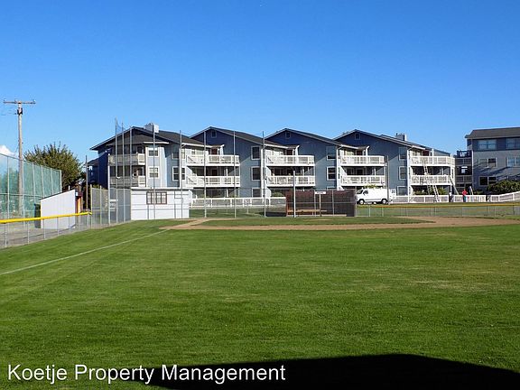 3rd image of 651 SE Bayshore Dr Unit B303