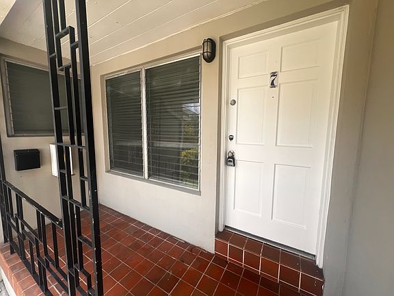 3rd image of 218 Antiquera Ave APT 7