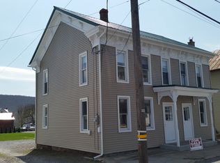 923 W Main St, Valley View, PA 17983