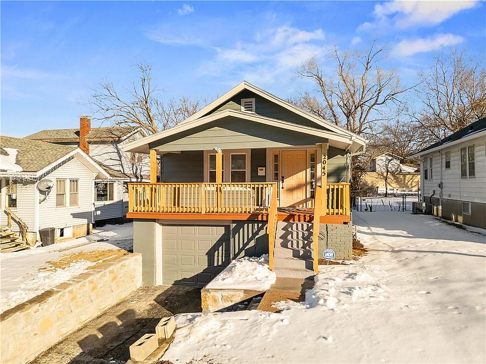 1st image of 2045 N 32nd St