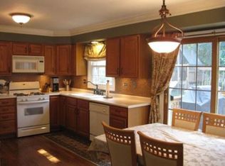 1481 Oxford Dr, Buffalo Grove, IL 60089