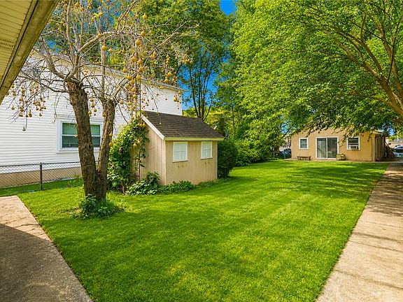 4th image of 904 Weston Pl