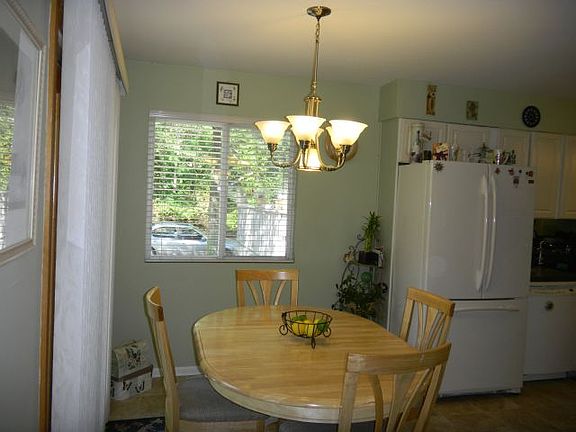 5th image of 120 Fairlawn Ave