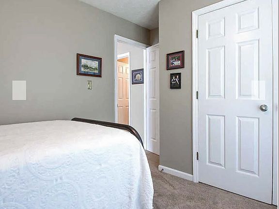 2nd image of 503 Longwood Ln