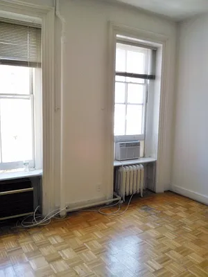 Rented by Aryeh Realty | media 18