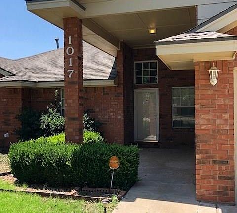 2nd image of 1017 Rosewood Dr