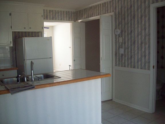 4th image of 3921 Ll1 Sterling Pointe Dr