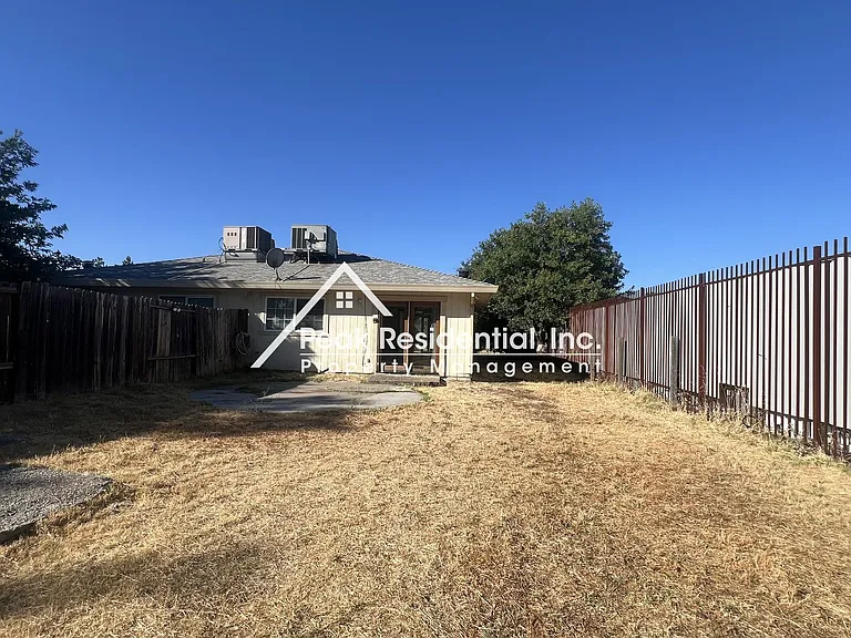 4978 Saddlerock Way — Photo 17