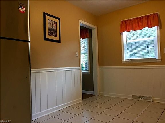 5th image of 216 Brandtson Ave