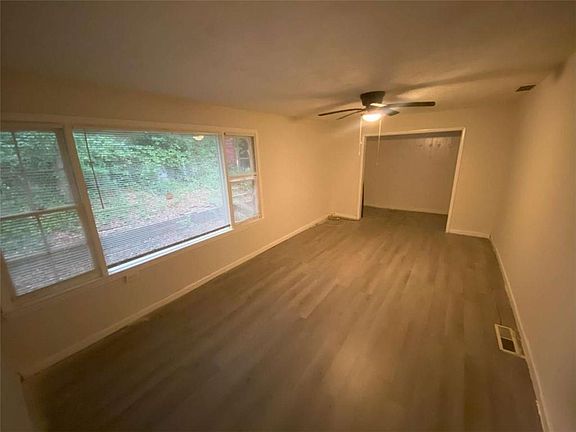 3rd image of 85 Delmoor Dr NW