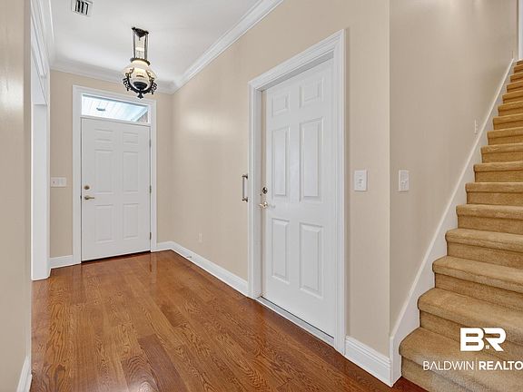 4th image of 30162 Persimmon Dr