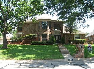 704 Giltin Ct, Arlington, TX 76006