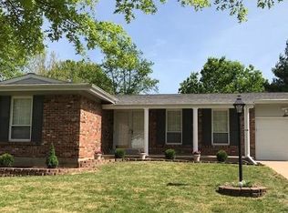 60 Smoke Tree Dr, Fenton, MO