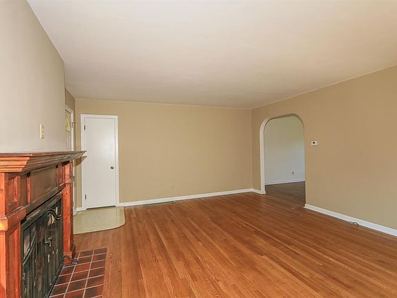 5th image of 500 Southwood Dr