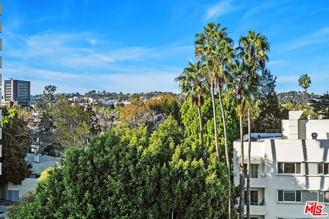 Building Photo - 10660 Wilshire Blvd #804