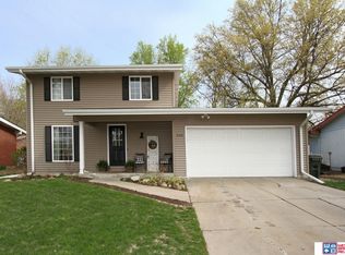 8330 Vine St, Lincoln, NE 68505