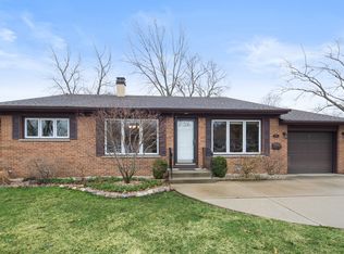 1367 E Reynolds Dr, Palatine, IL 60074