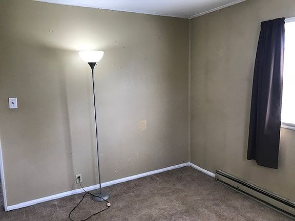 3rd image of 3201 W Holly St