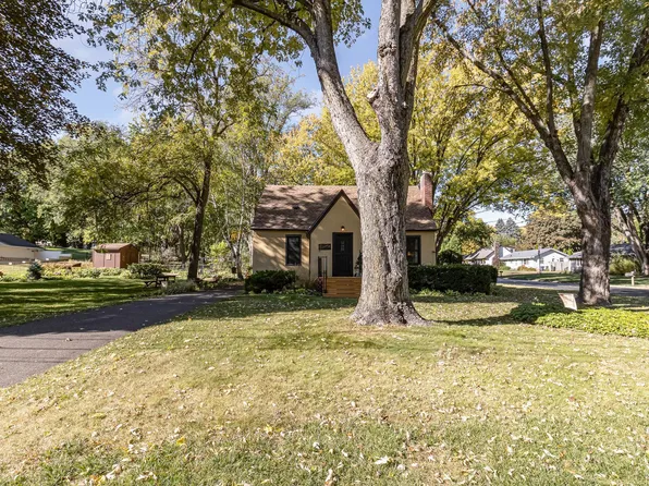 1913 Howard St N, Maplewood, MN 55109