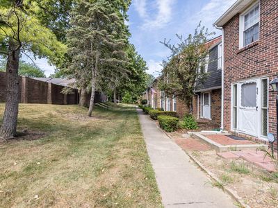 659 Dlyn St, Columbus, OH, 43228