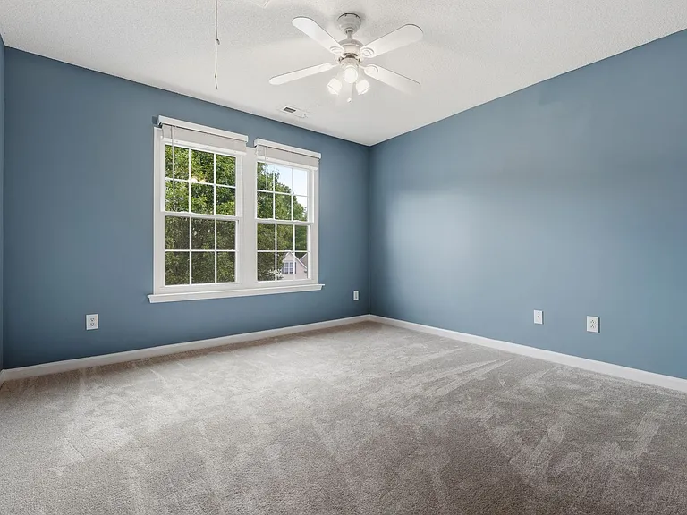 405 Grassy Point Rd — Photo 15