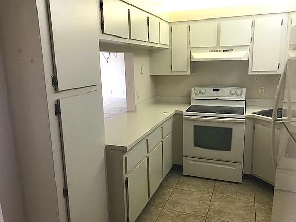 5th image of 805 Sky Pine Way APT D1