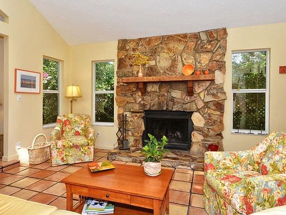 3rd image of 4325 Iola Dr