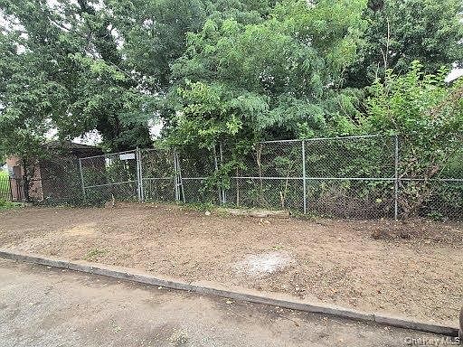 1st image of 113 Avenue Avenue
