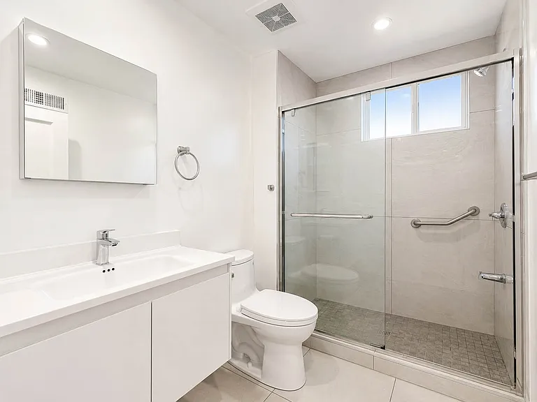 3411 Irving St #3411 — Photo 16