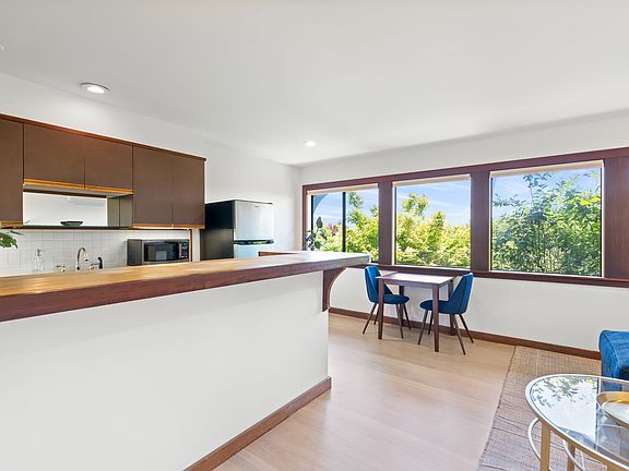 4th image of 22 Currey Ave #B