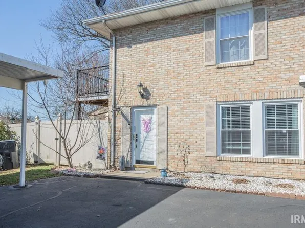 10267 Bourbon St, Newburgh, IN 47630