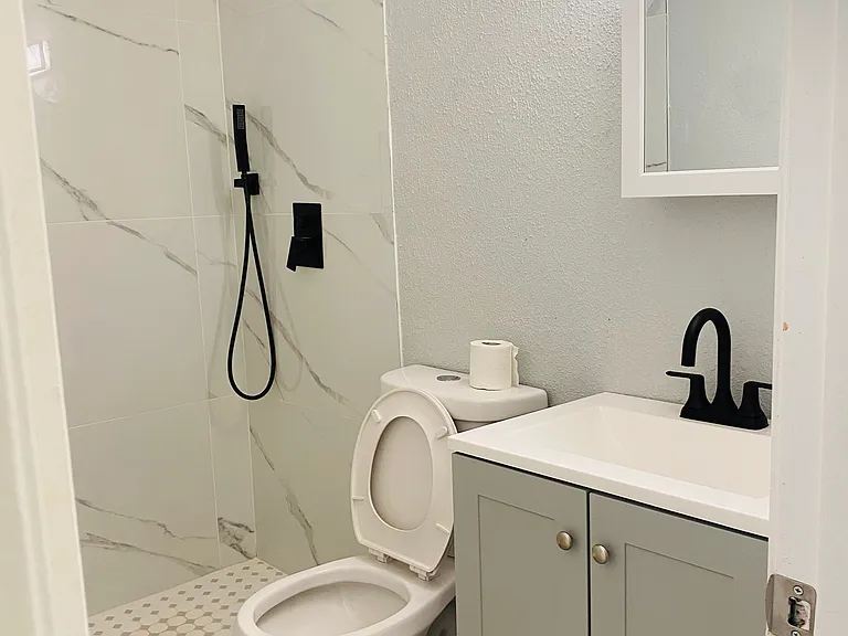 22914 Breton Point Dr — Photo 10