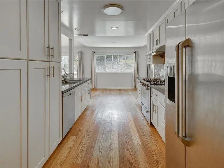 207 Valencia Dr — Photo 12