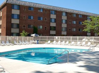 1919 S Wolf Rd #1-318, Hillside, IL 60162