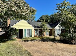 29 Meadowoods Pl, Jackson, MS 39211