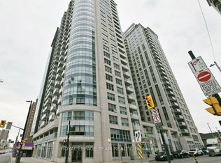 242 Rideau St #1303, Ottawa, ON K1N 0B7