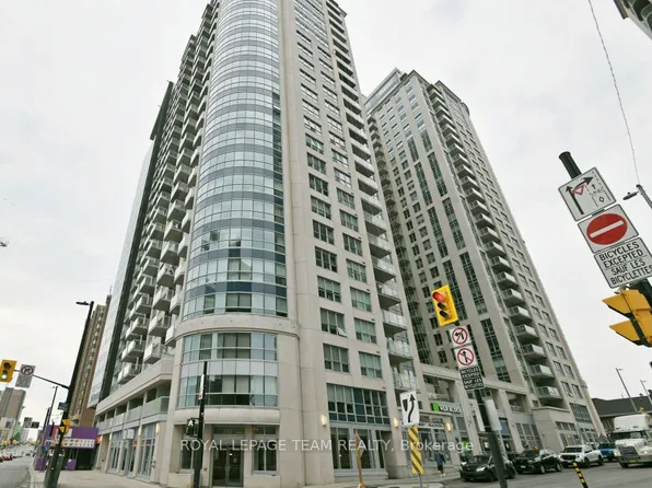 242 Rideau St #1303, Ottawa, ON K1N 0B7