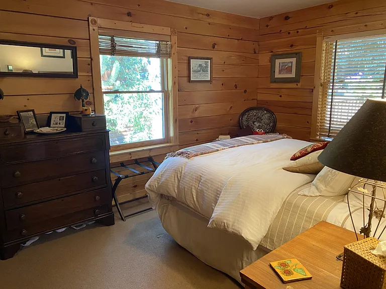 Village Ct — Photo 7