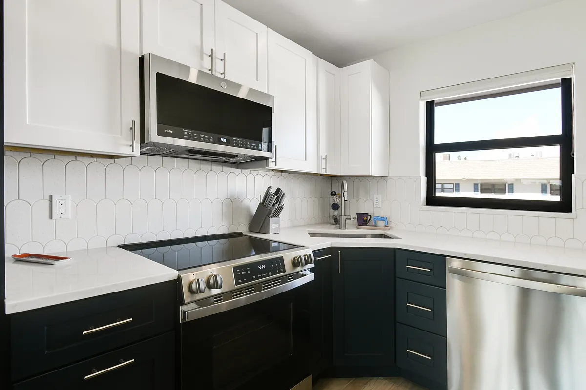 2 bed, 1063 sqft, $6,200 — Photo 4