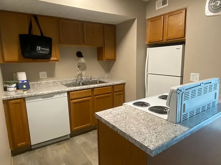 Southdale Square Apartments — Photo 200