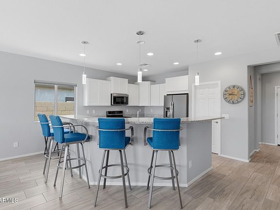 3rd image of 5793 W SARATOGA Court