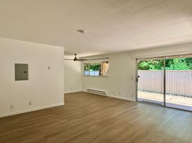 500 W Middlefield Rd