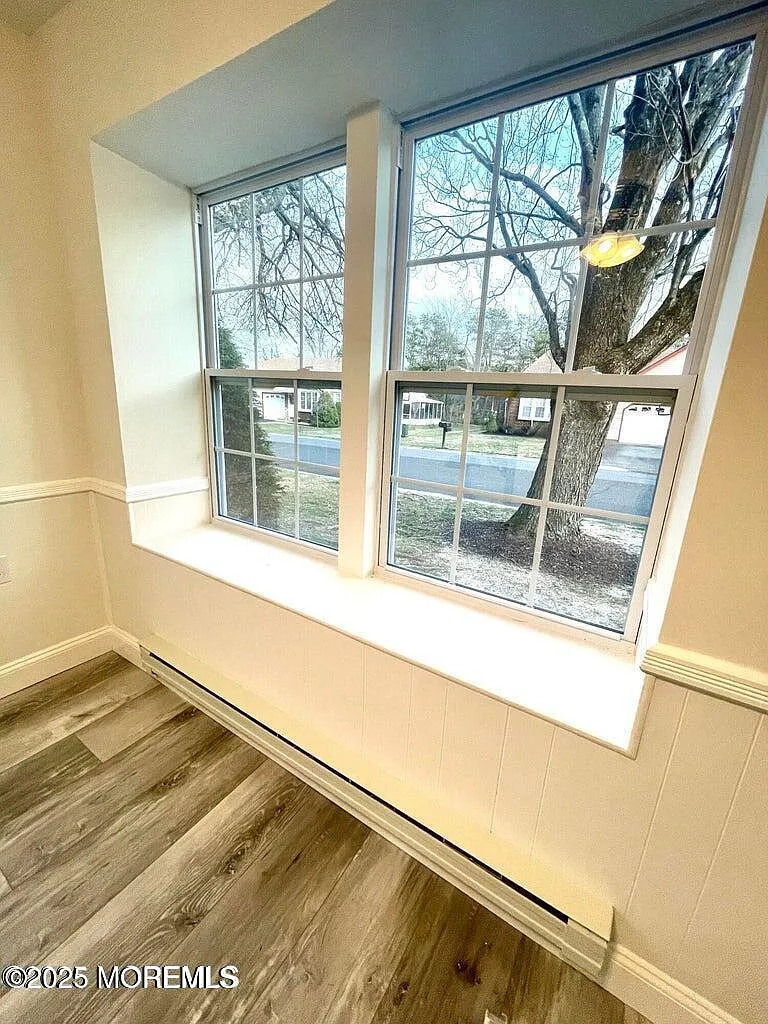 Building Photo - 19B Maplewood Dr #52