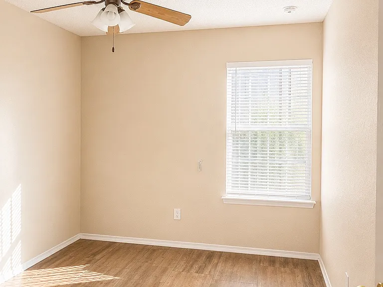 3329 Scarlet Point Dr — Photo 9